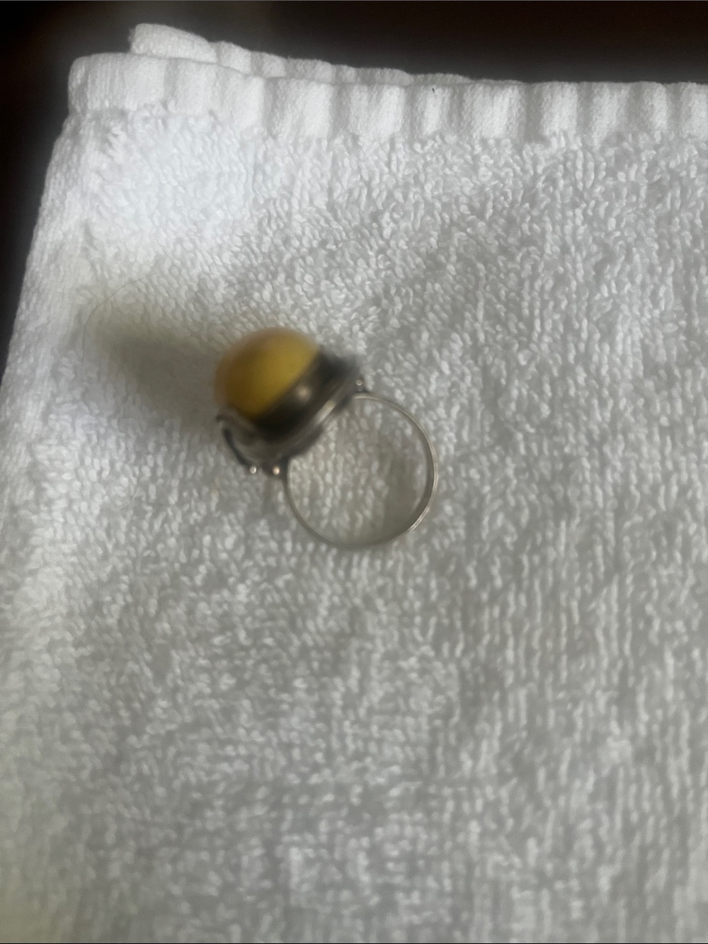Sterling Silver Ring with Yellow Amber - Picture 3 of 5